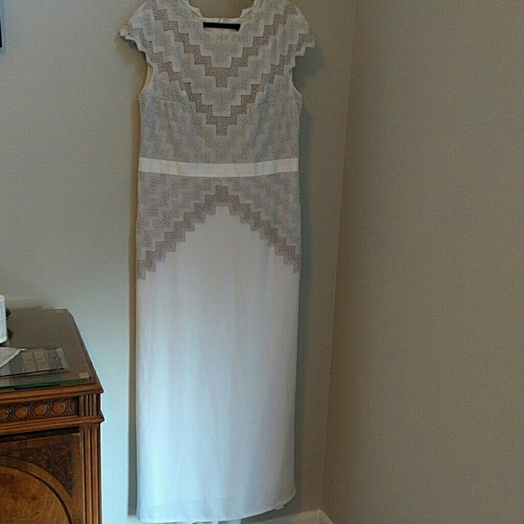 Tadashi Shoji Serena Gown - Picture 3 of 8